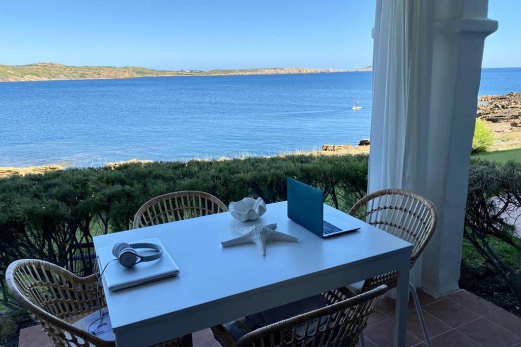 Апартаменты Miravent Terraza Y Jardin Frente Al Mar Menorca Форнельс Экстерьер фото
