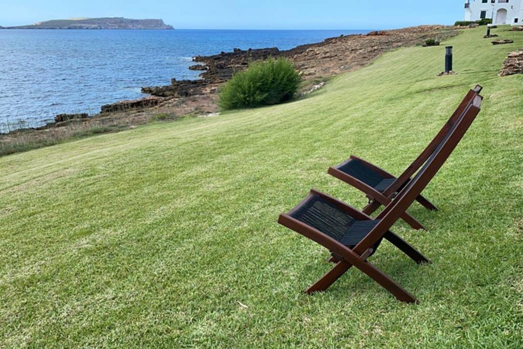 Апартаменты Miravent Terraza Y Jardin Frente Al Mar Menorca Форнельс Экстерьер фото